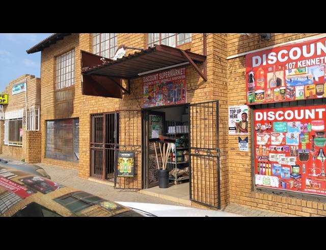 70M² RETAIL FOR SALE IN GREENHILLS